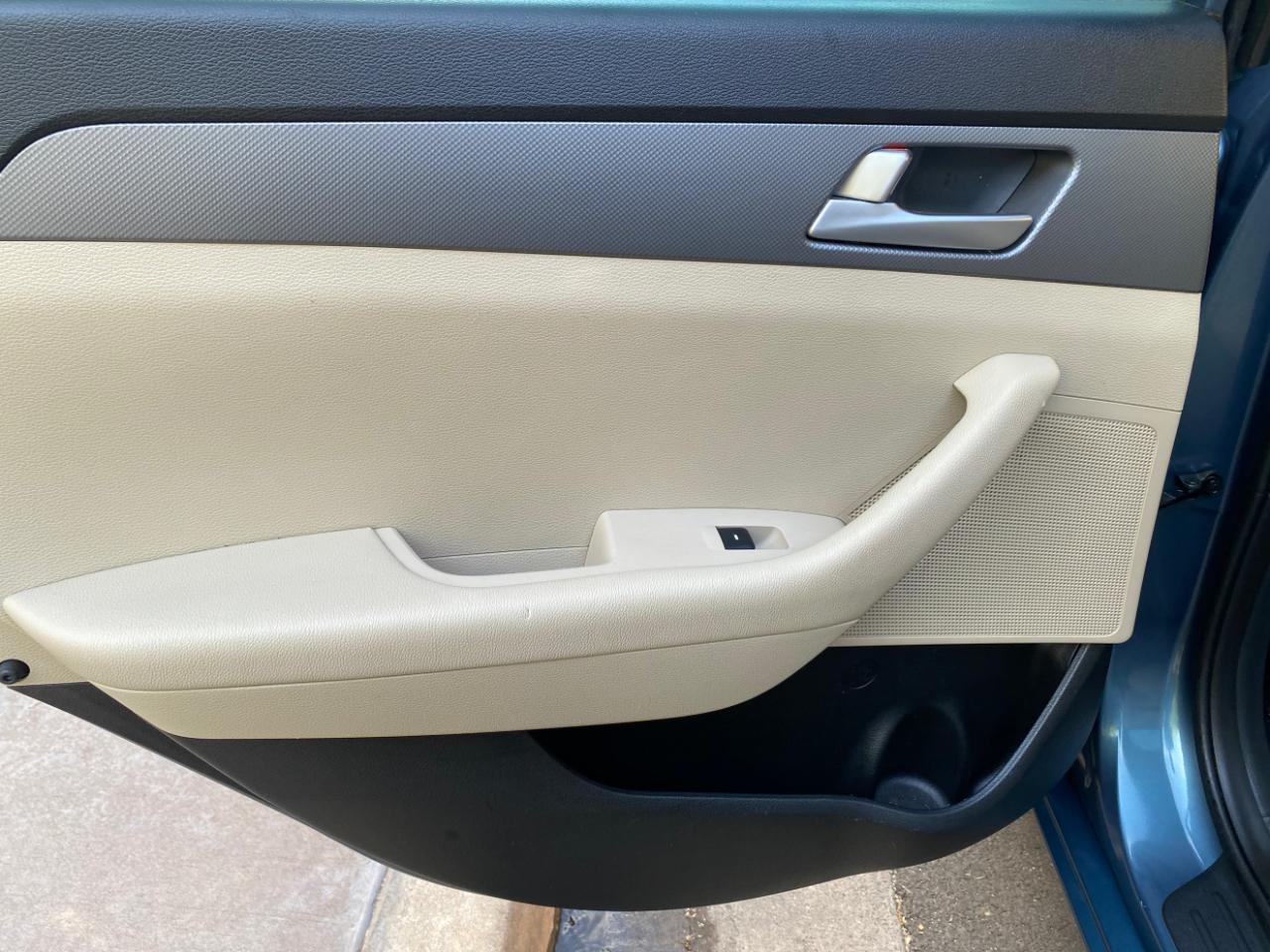 Hyundai Sonata 4dr Sdn 2.4L SE 2016