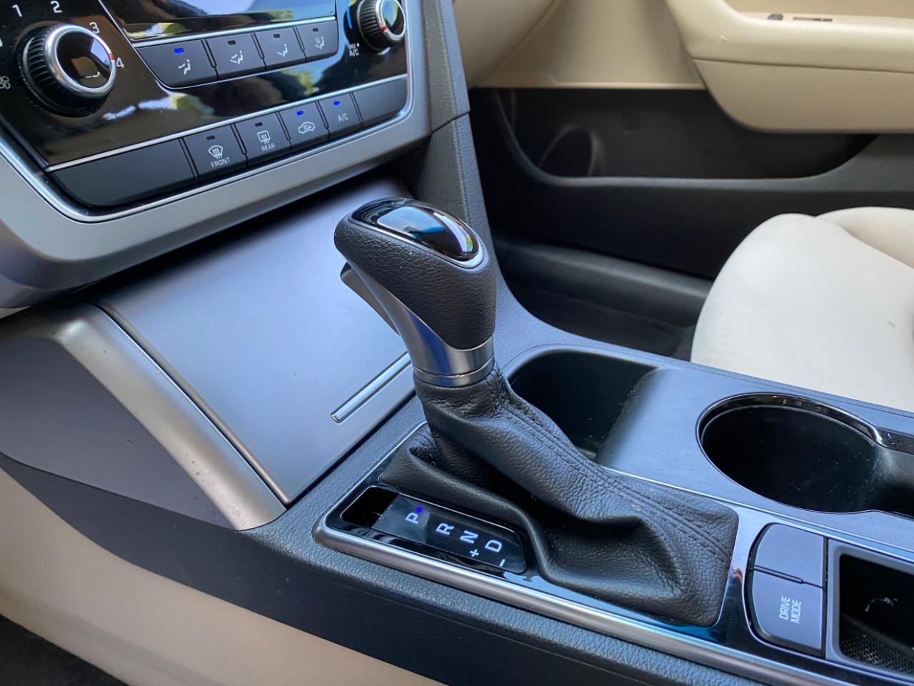 Hyundai Sonata 4dr Sdn 2.4L SE 2016