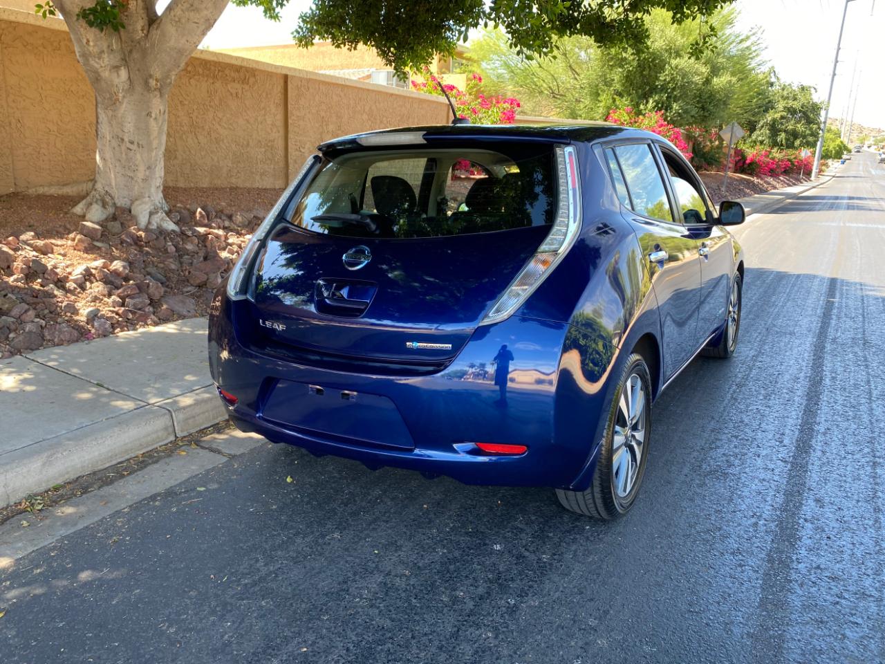 Nissan Leaf 4dr HB SV 2016