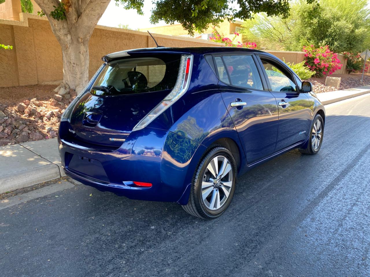 Nissan Leaf 4dr HB SV 2016