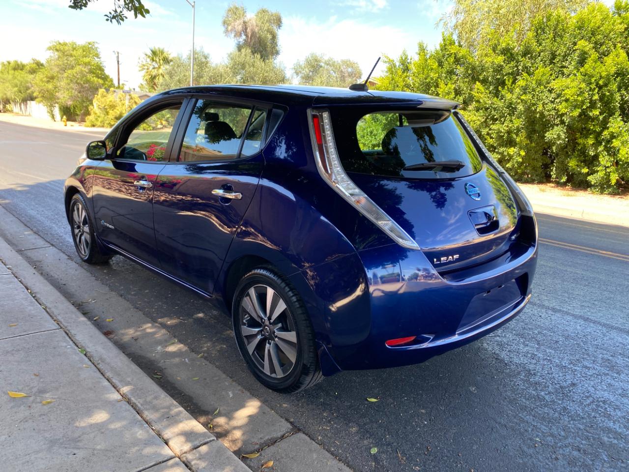 Nissan Leaf 4dr HB SV 2016