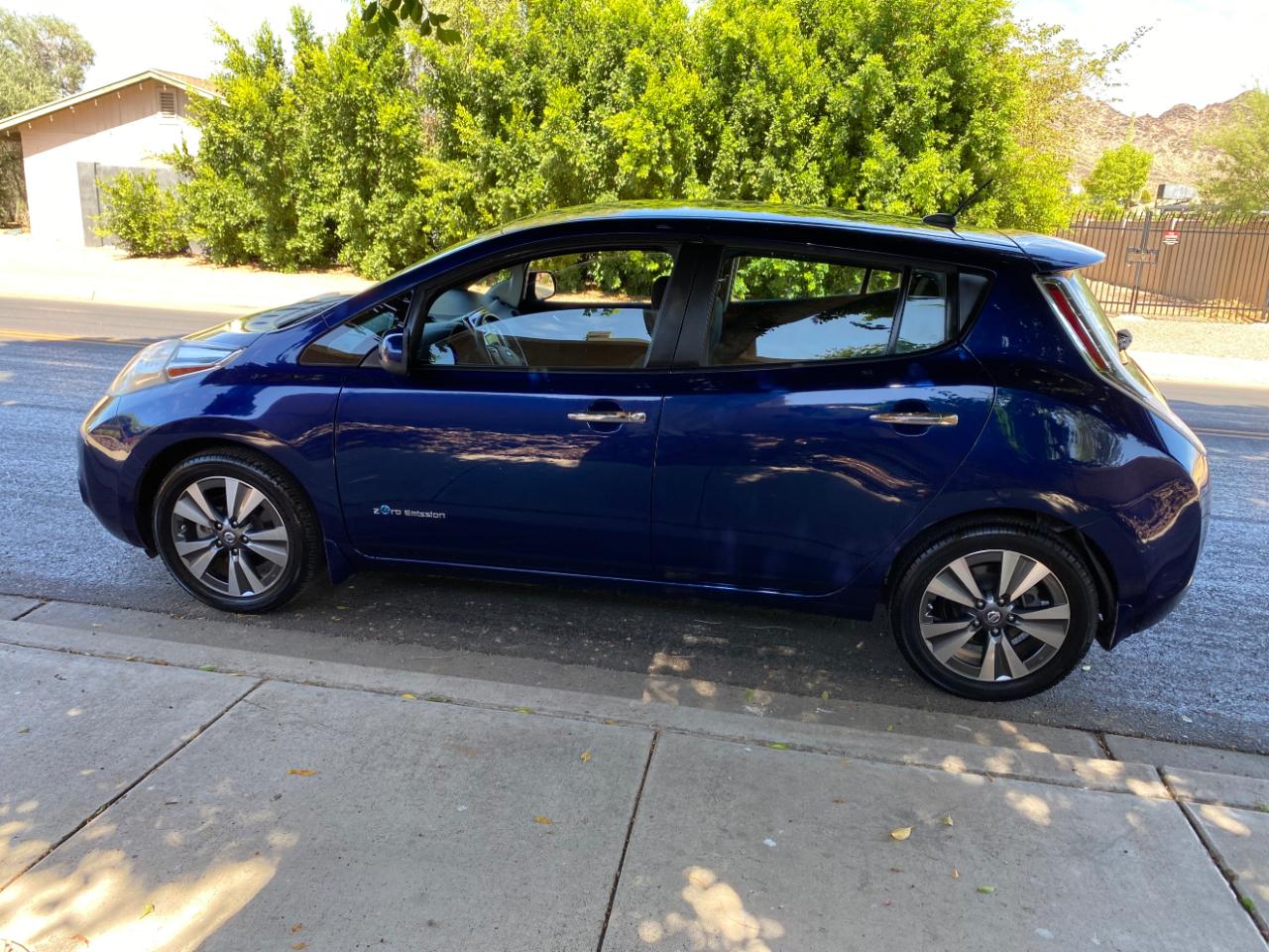 Nissan Leaf 4dr HB SV 2016