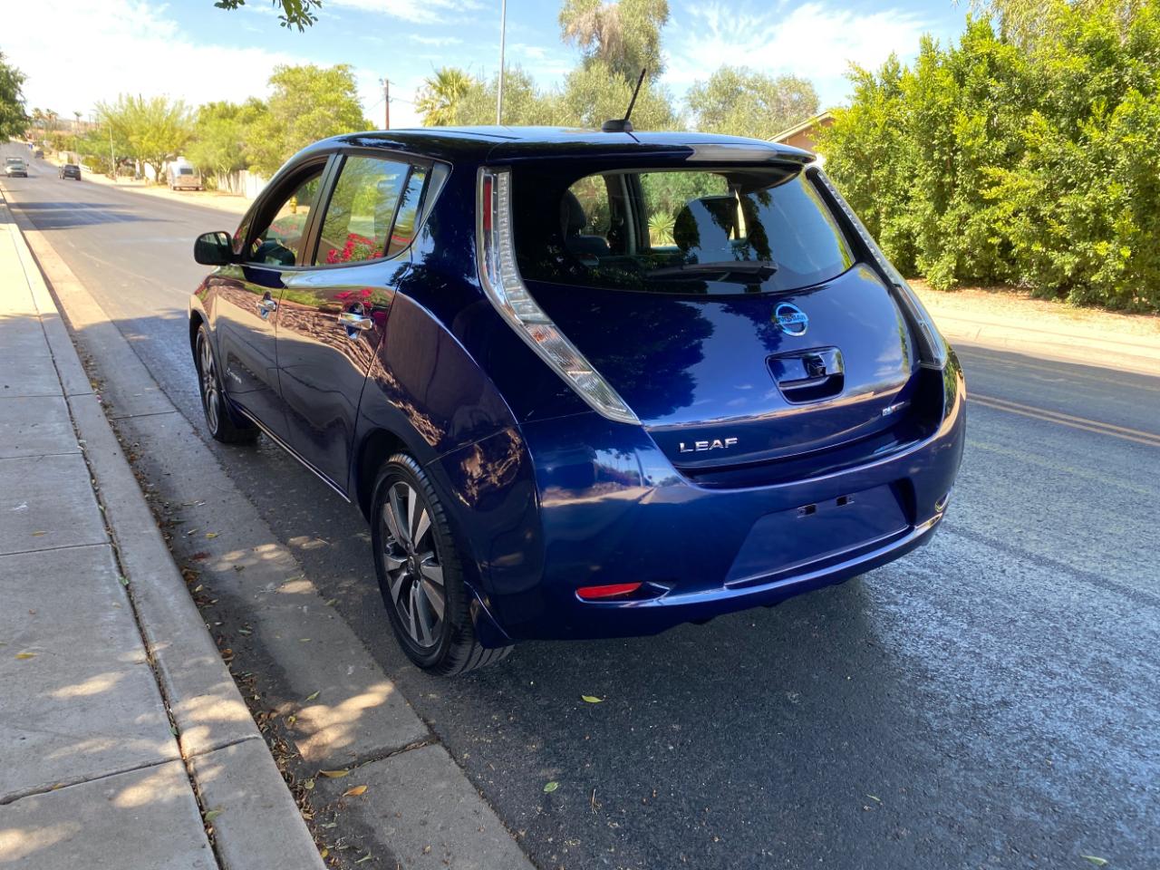 Nissan Leaf 4dr HB SV 2016