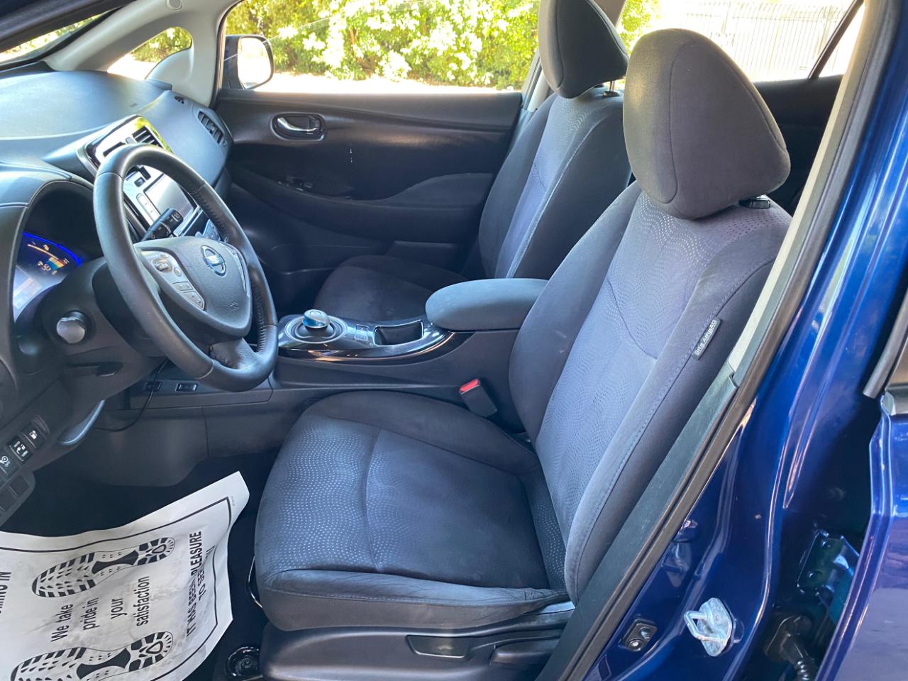 Nissan Leaf 4dr HB SV 2016
