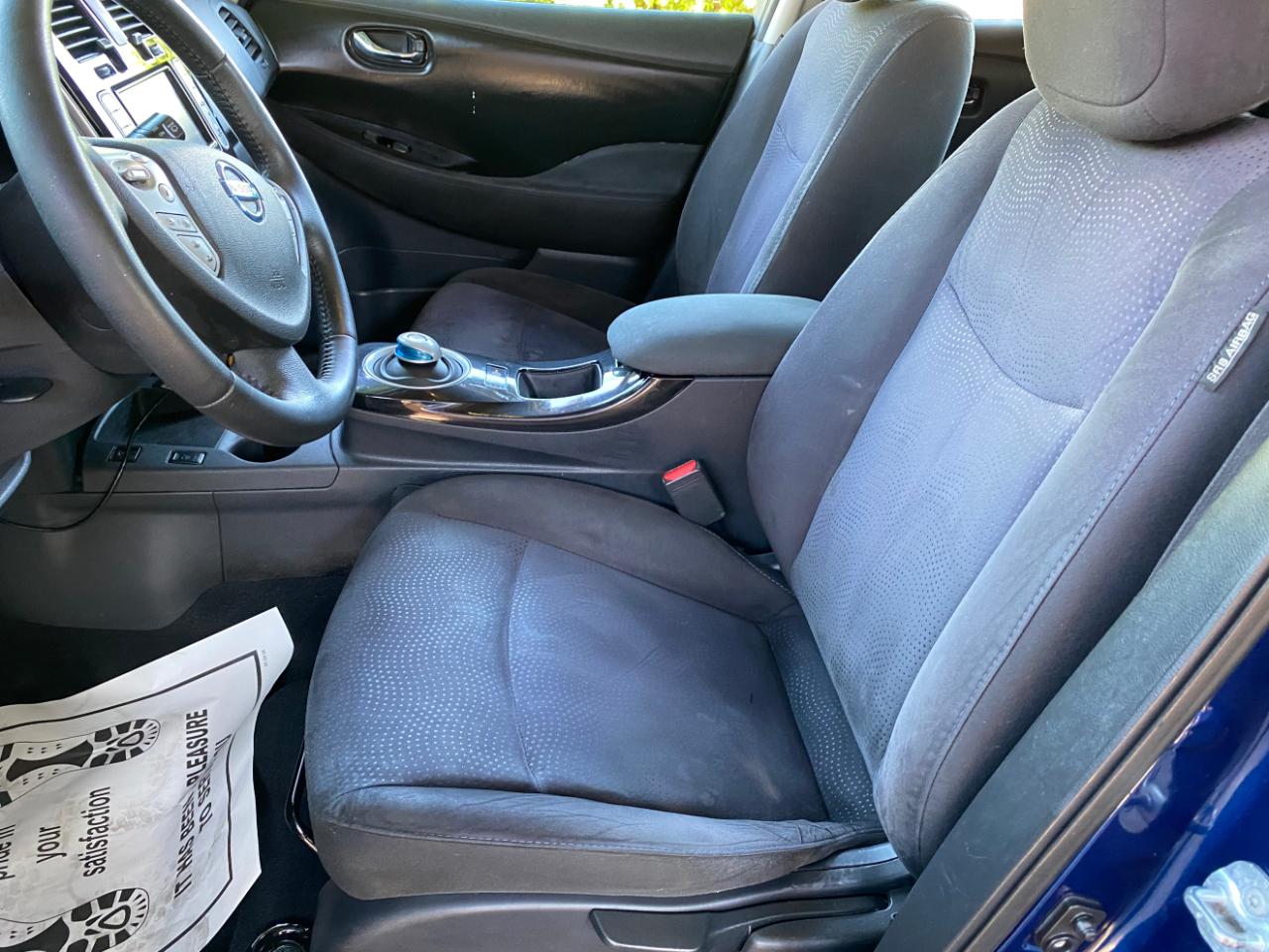 Nissan Leaf 4dr HB SV 2016