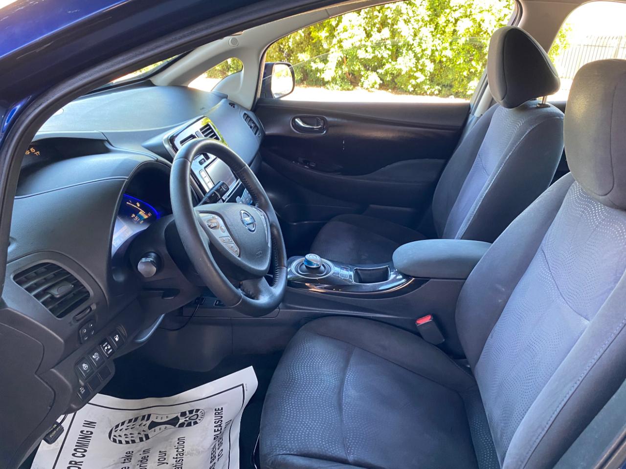 Nissan Leaf 4dr HB SV 2016