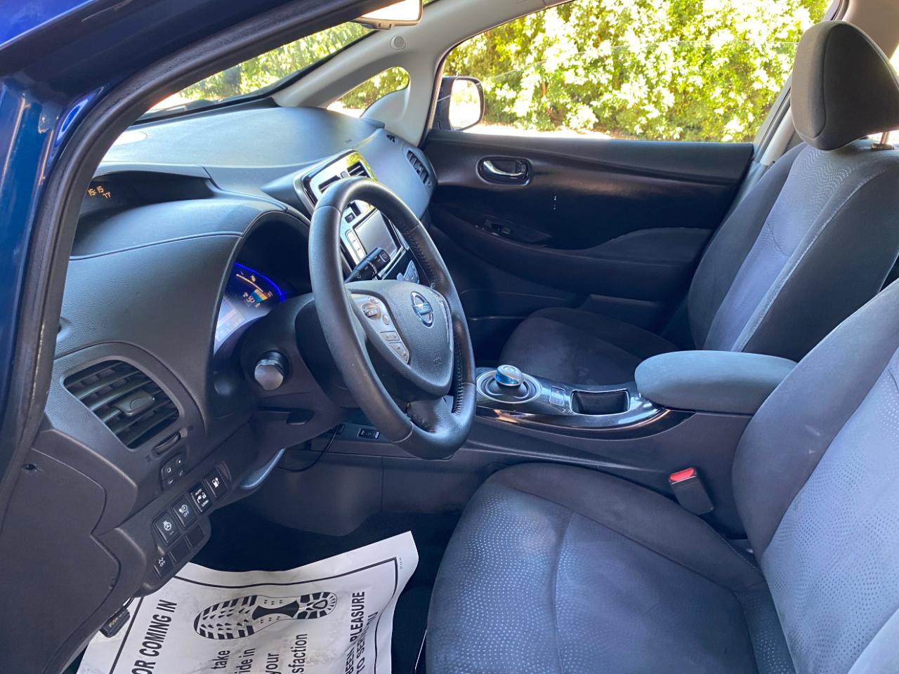 Nissan Leaf 4dr HB SV 2016