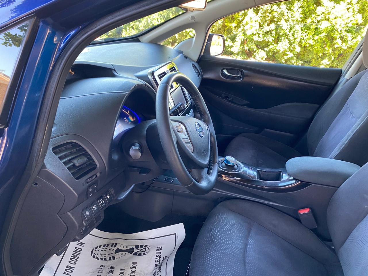Nissan Leaf 4dr HB SV 2016