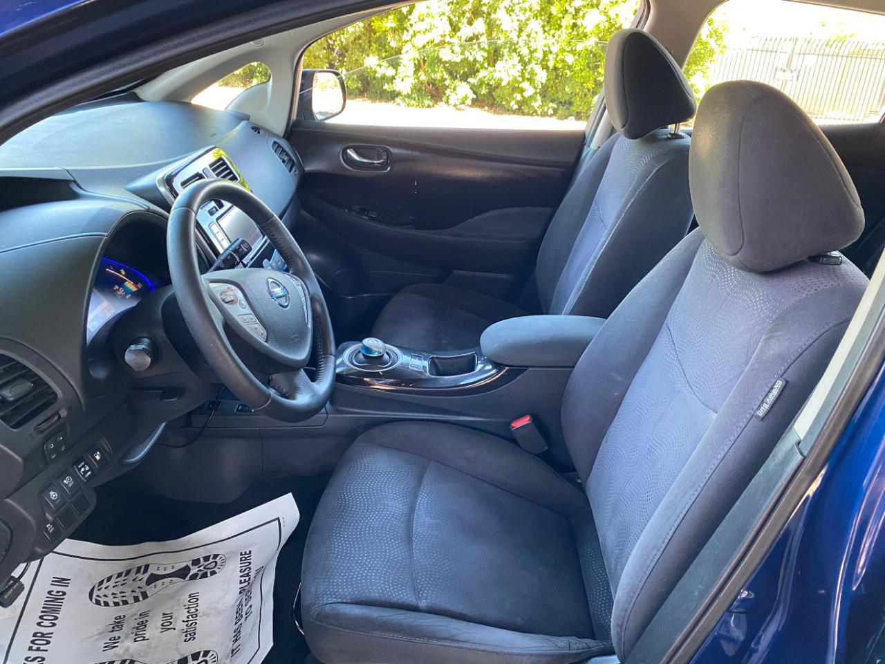Nissan Leaf 4dr HB SV 2016