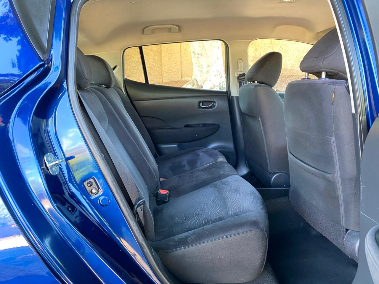 Nissan Leaf 4dr HB SV 2016