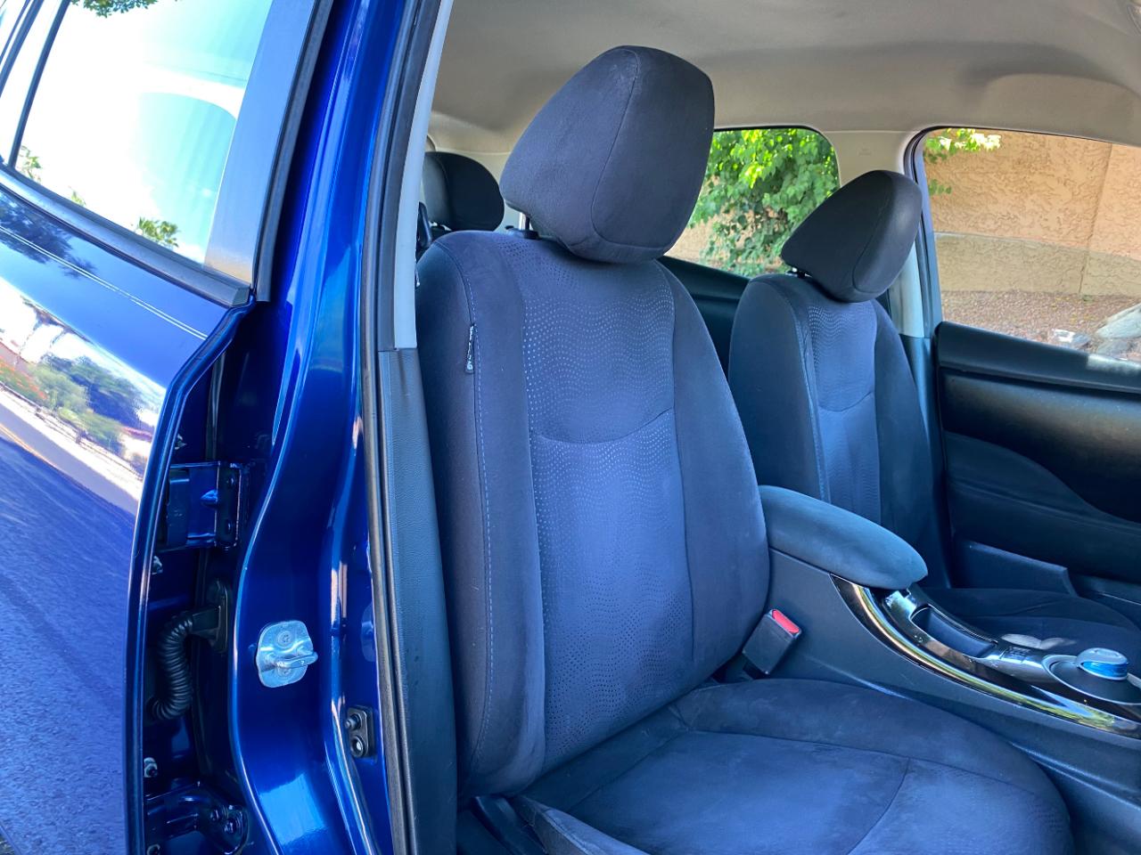 Nissan Leaf 4dr HB SV 2016