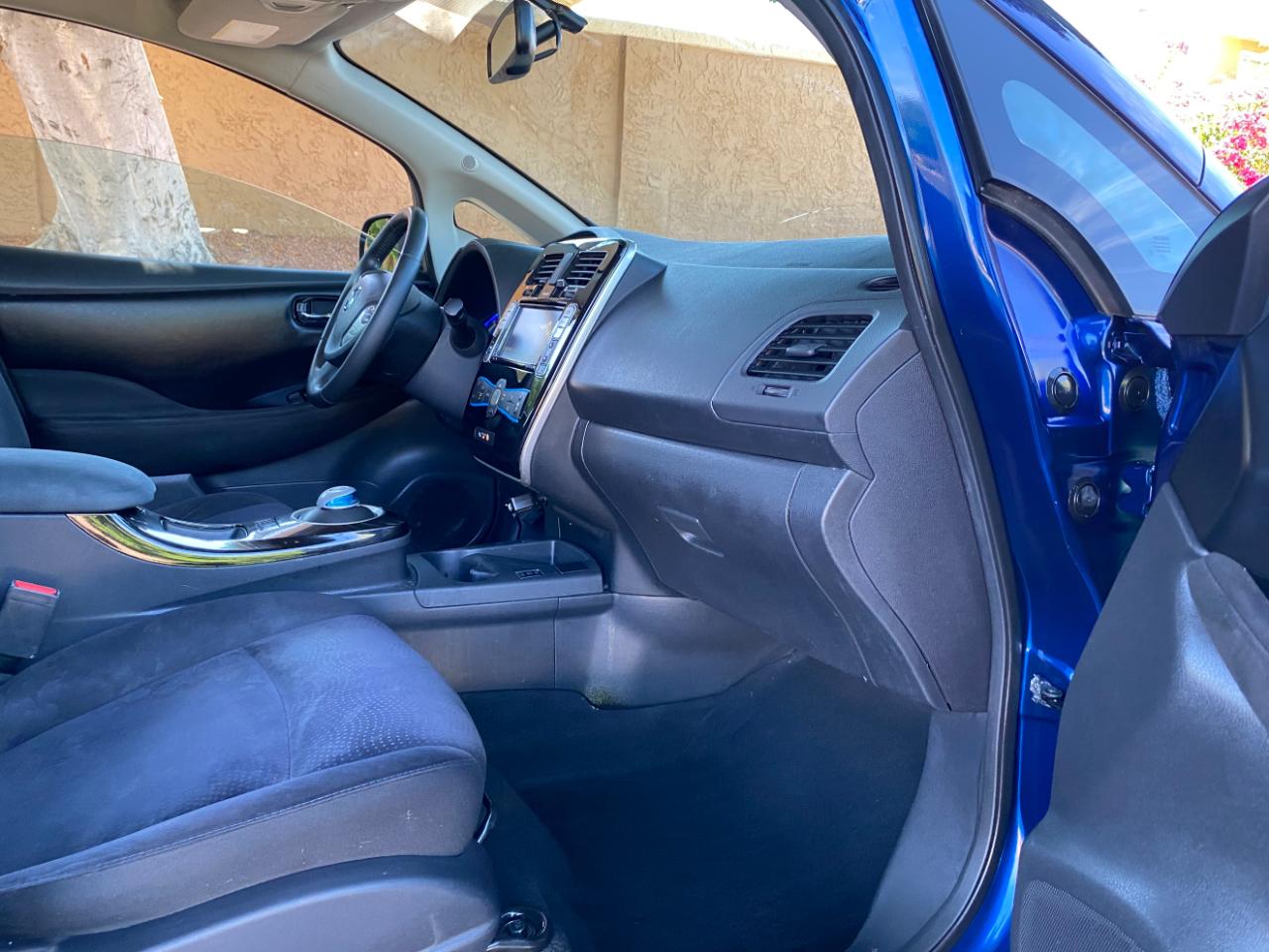 Nissan Leaf 4dr HB SV 2016
