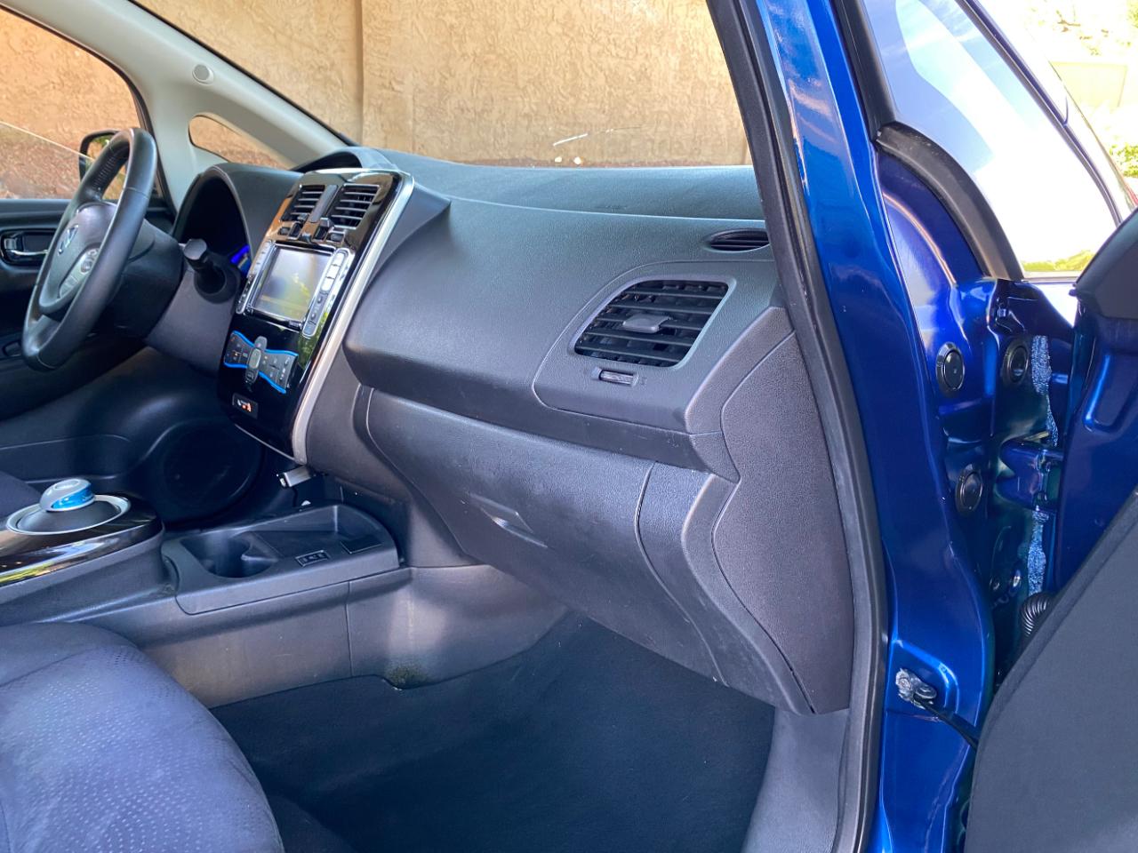 Nissan Leaf 4dr HB SV 2016
