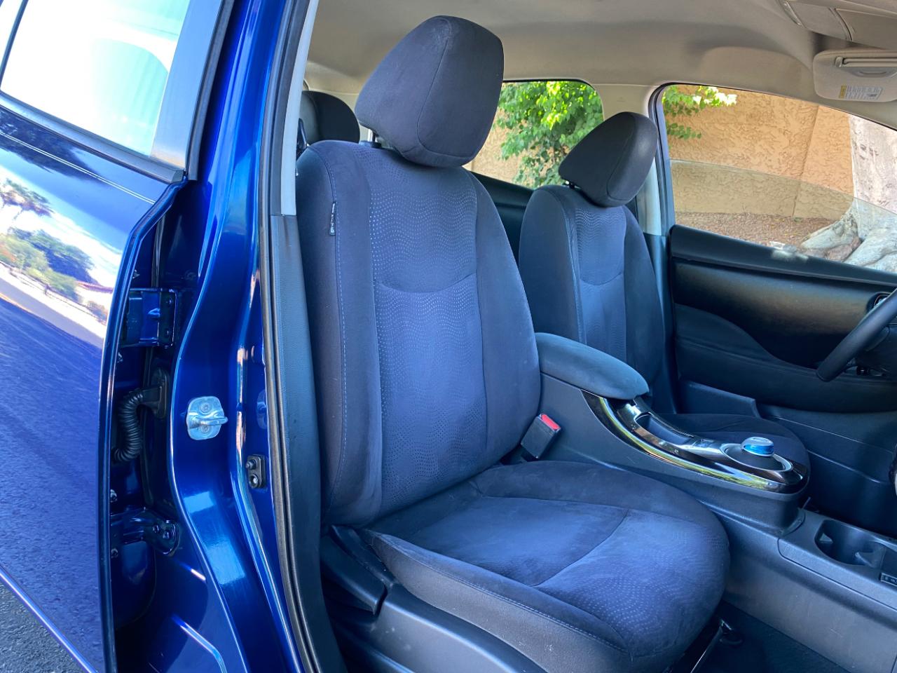 Nissan Leaf 4dr HB SV 2016