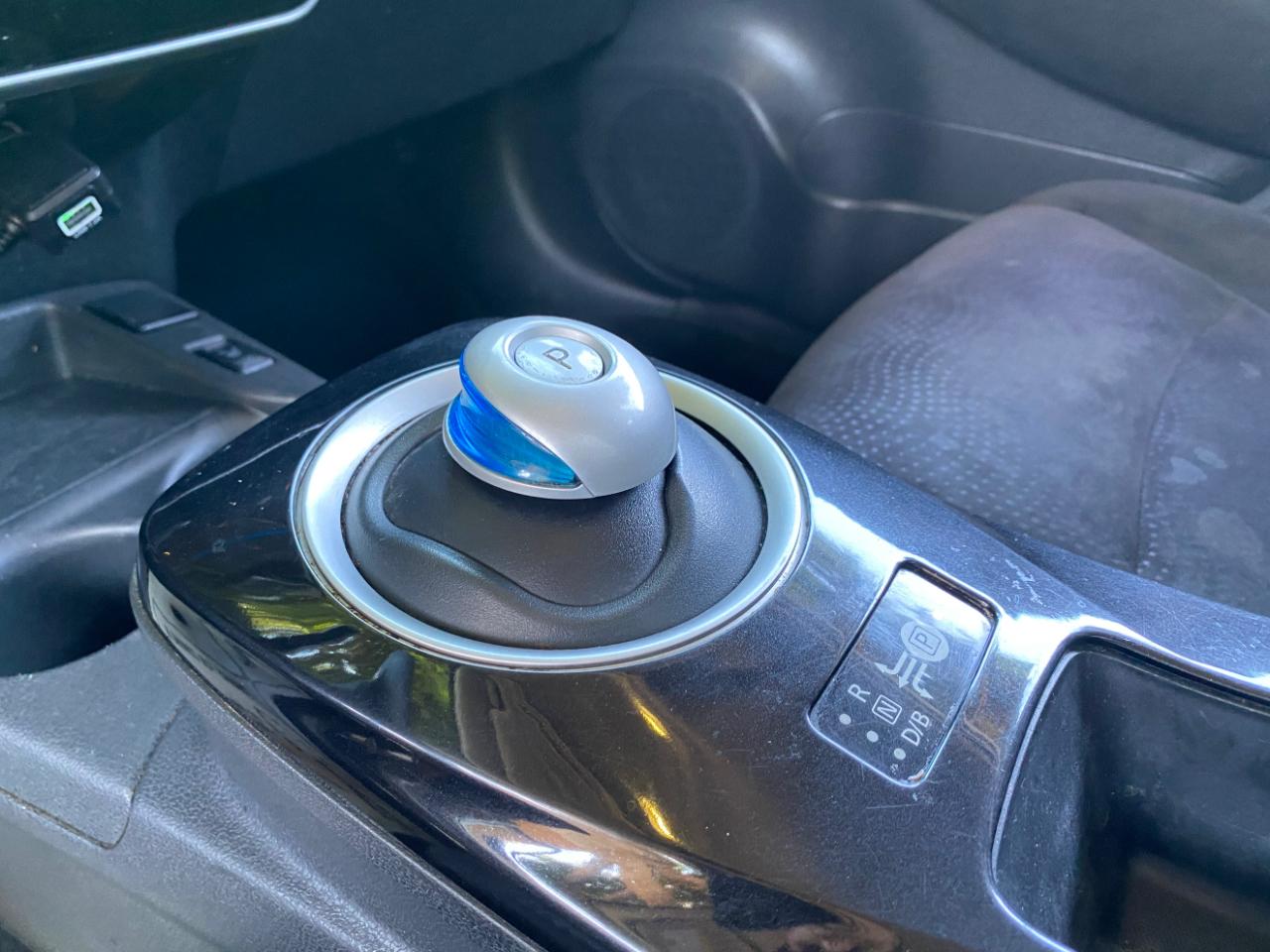 Nissan Leaf 4dr HB SV 2016