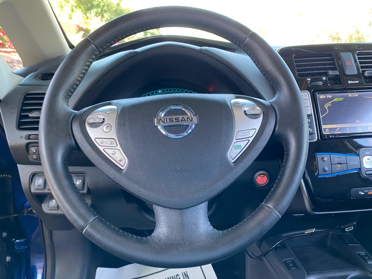 Nissan Leaf 4dr HB SV 2016
