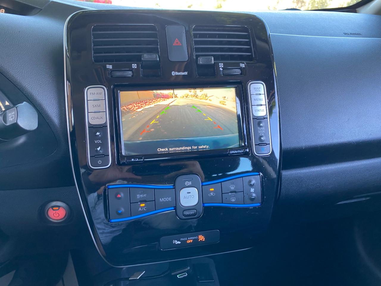 Nissan Leaf 4dr HB SV 2016