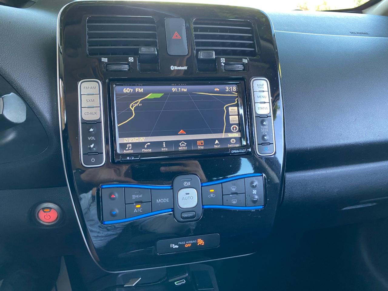 Nissan Leaf 4dr HB SV 2016