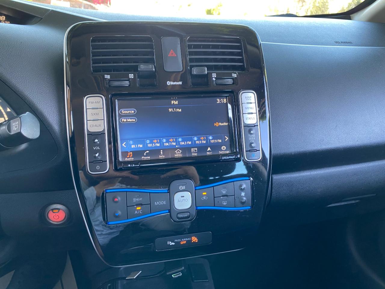Nissan Leaf 4dr HB SV 2016