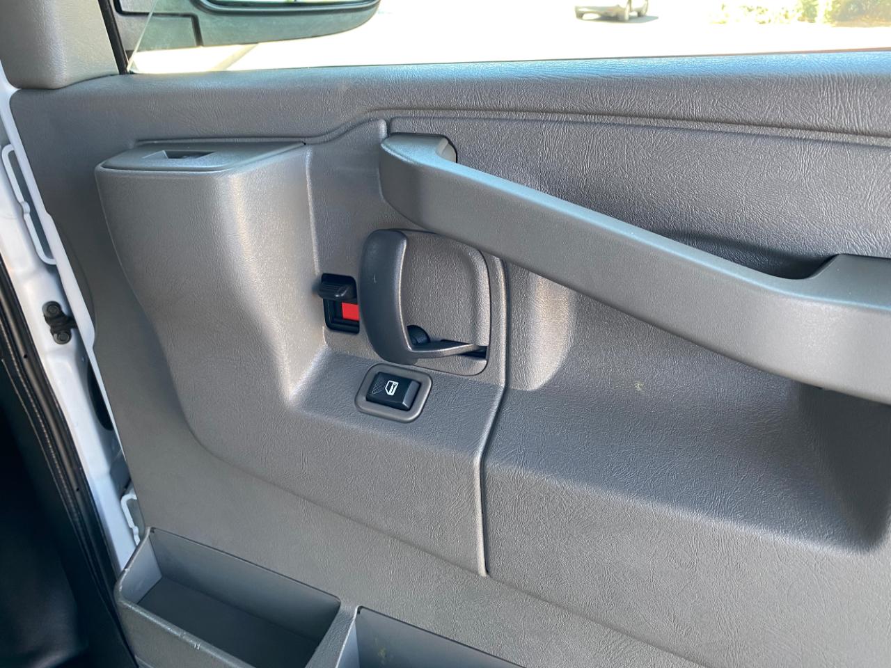 Chevrolet Express Cargo Van RWD 2500 135" 2021