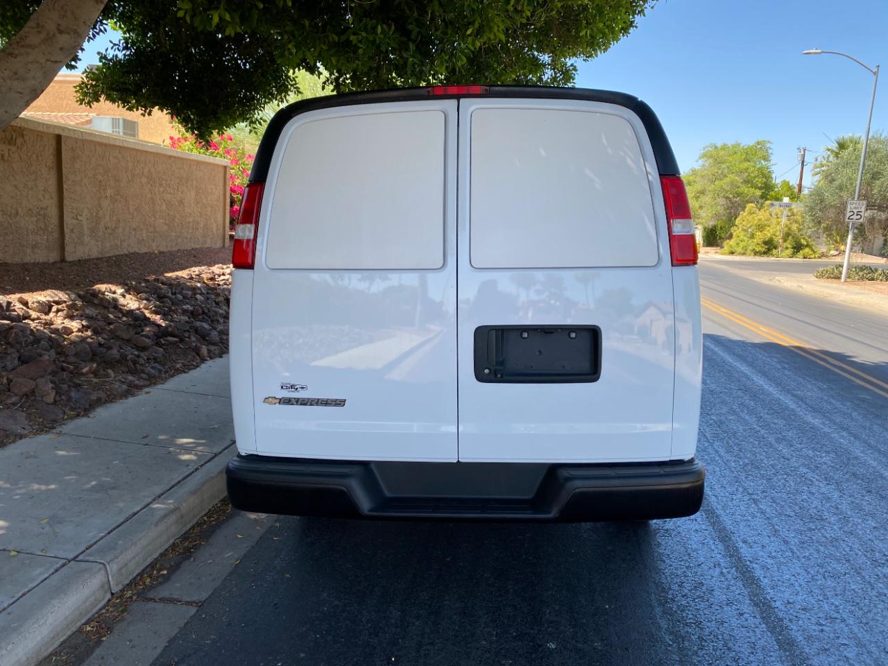 Chevrolet Express Cargo Van RWD 2500 135" 2021