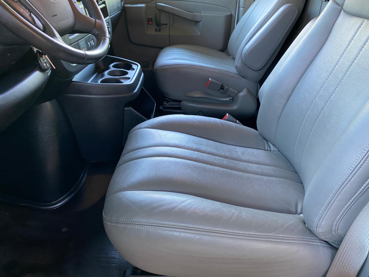 Chevrolet Express Cargo Van RWD 2500 135" 2021