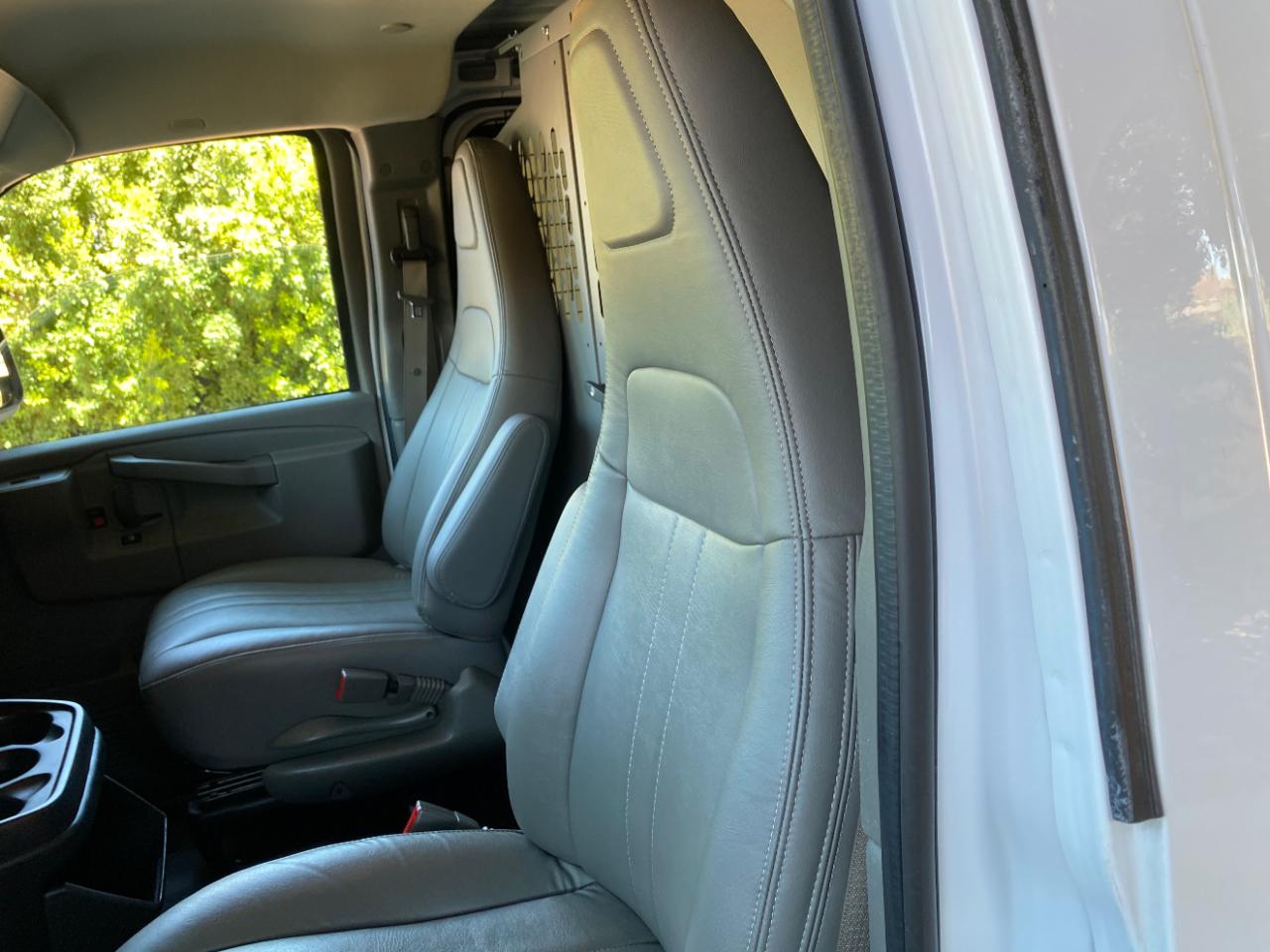 Chevrolet Express Cargo Van RWD 2500 135" 2021