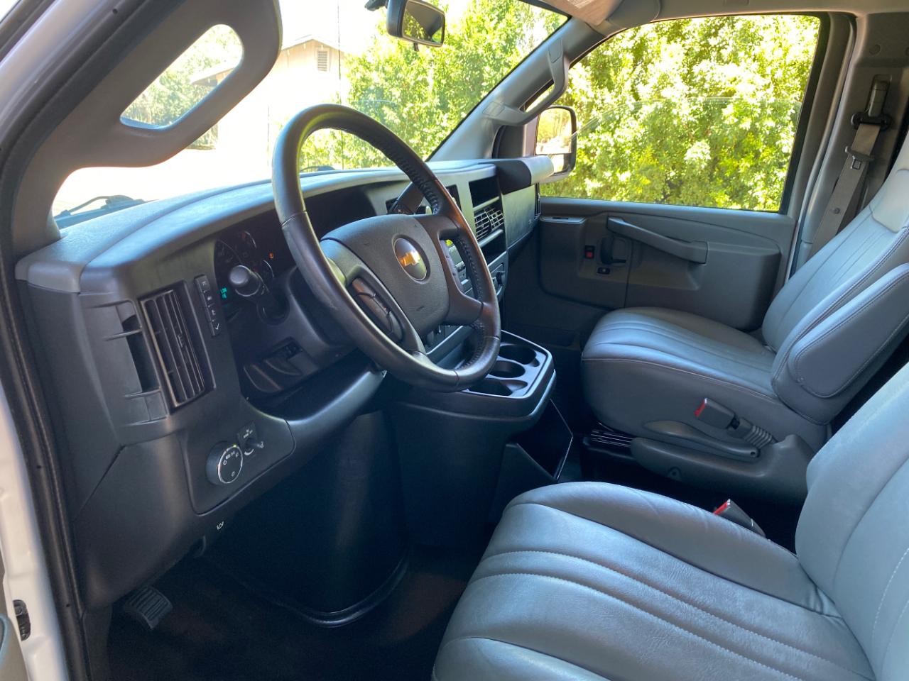 Chevrolet Express Cargo Van RWD 2500 135" 2021