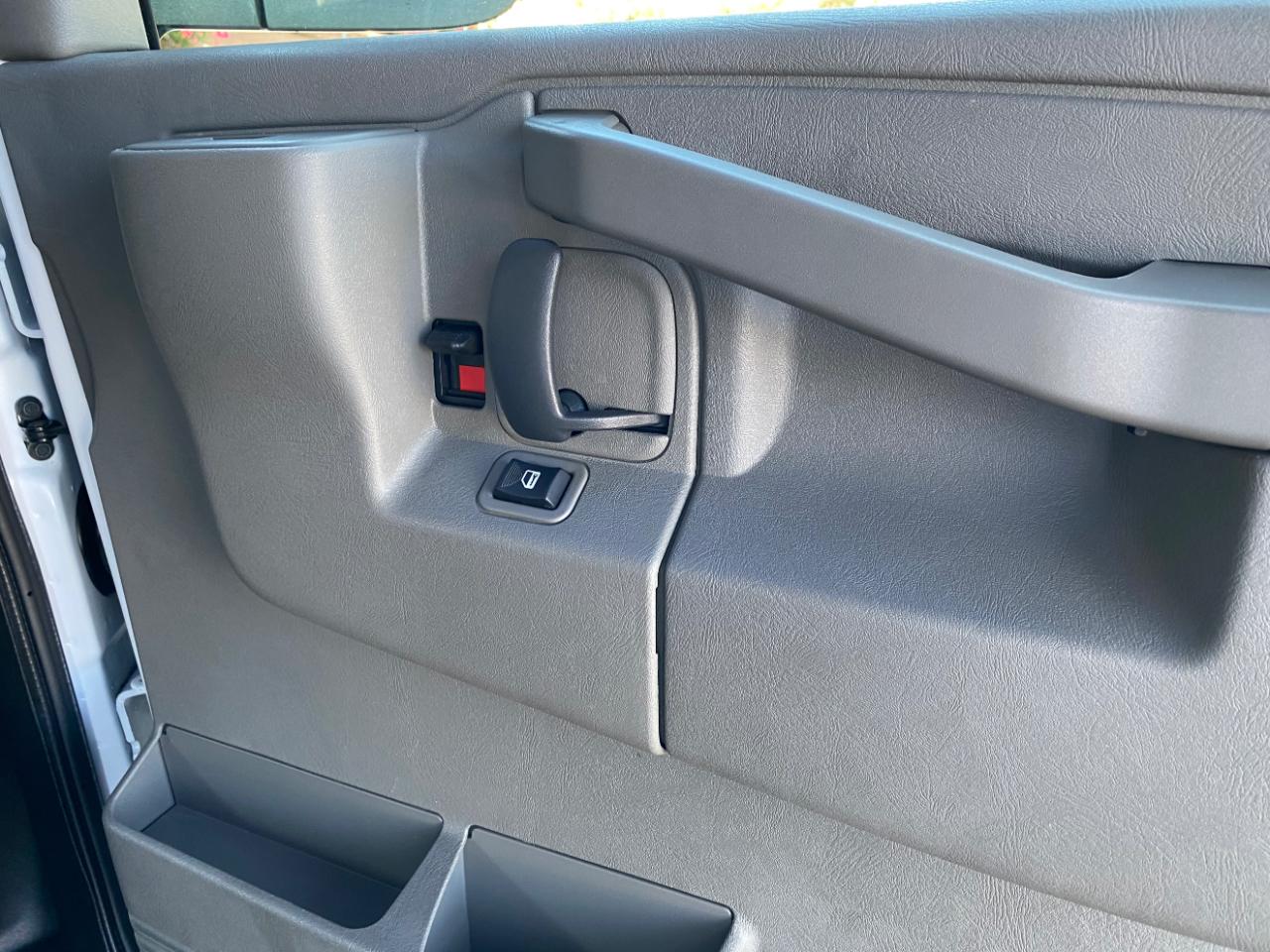 Chevrolet Express Cargo Van RWD 2500 135" 2021