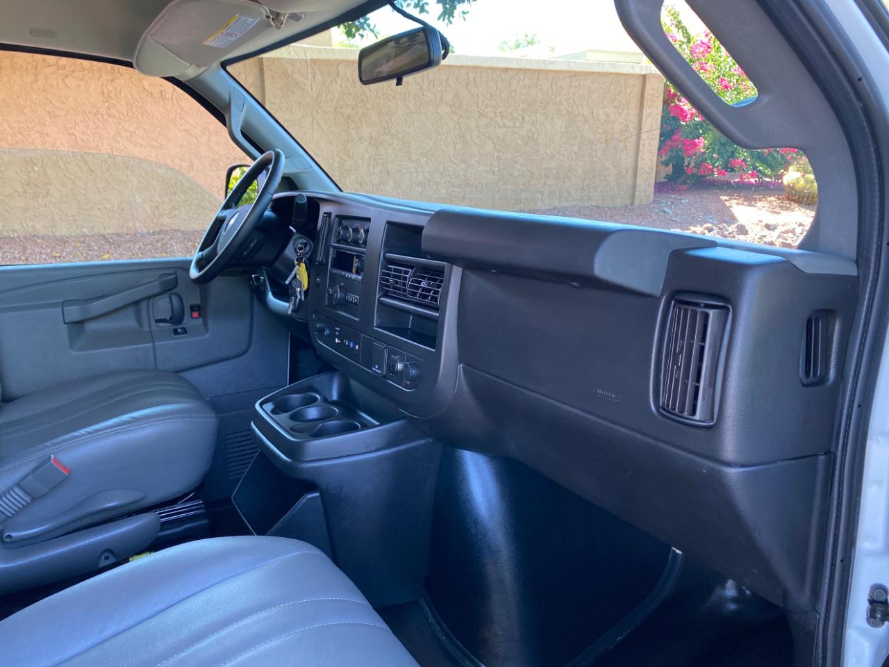 Chevrolet Express Cargo Van RWD 2500 135" 2021