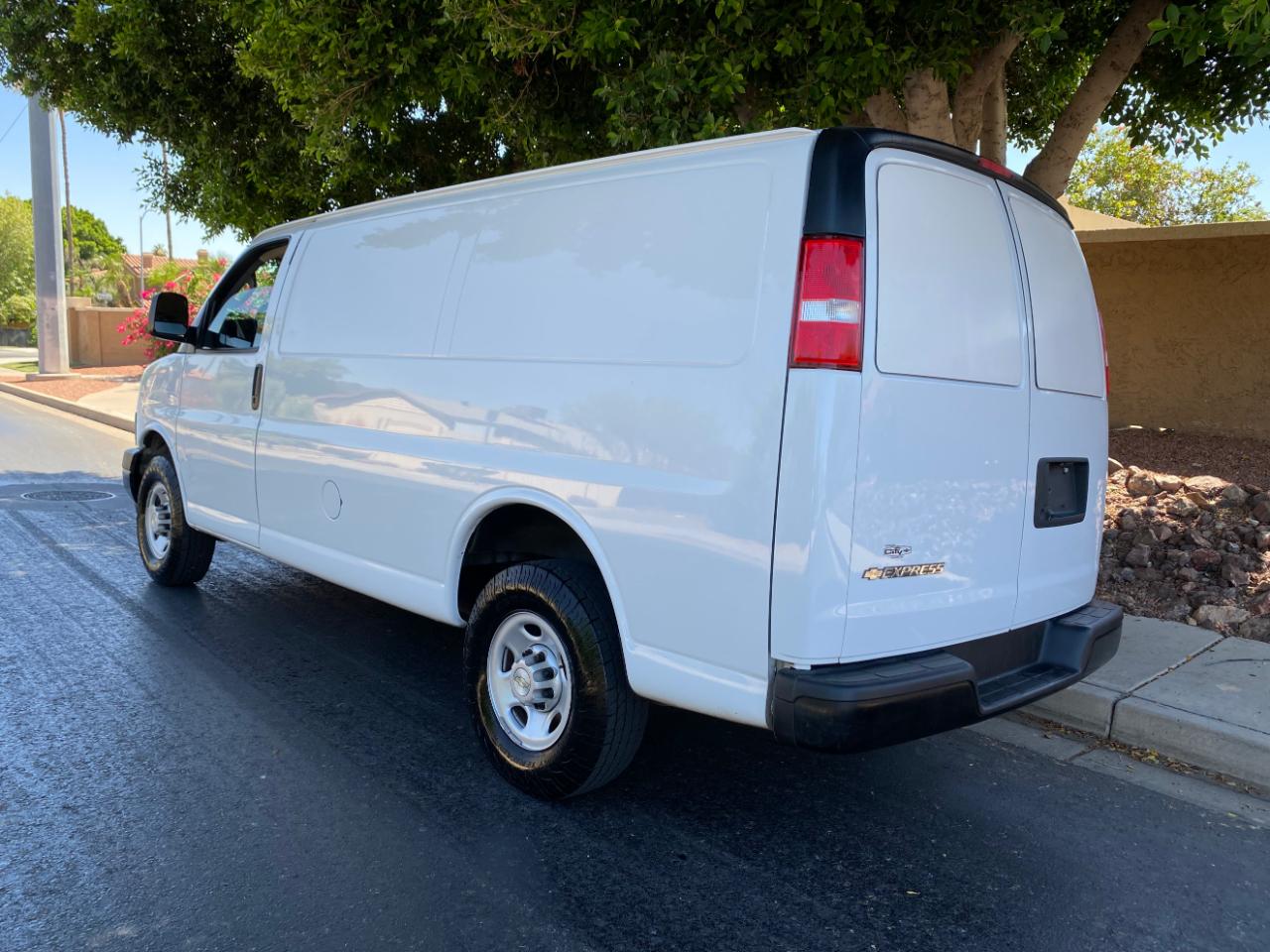 Chevrolet Express Cargo Van RWD 2500 135" 2021