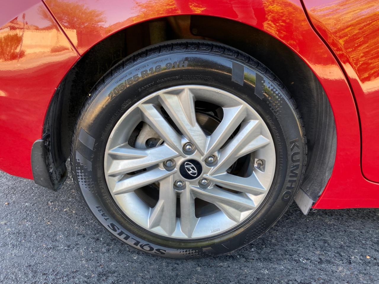 Hyundai Elantra Value Edition IVT 2020