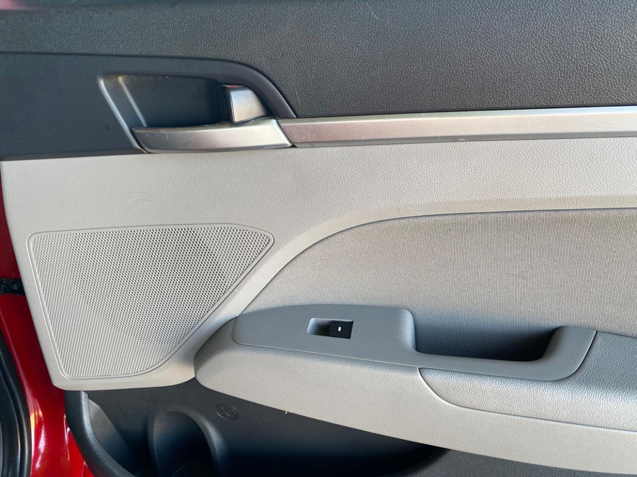 Hyundai Elantra Value Edition IVT 2020