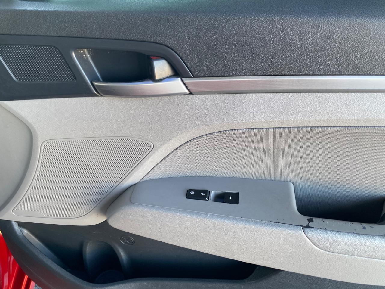 Hyundai Elantra Value Edition IVT 2020