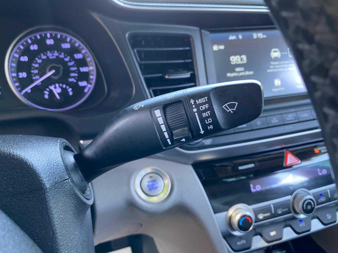 Hyundai Elantra Value Edition IVT 2020