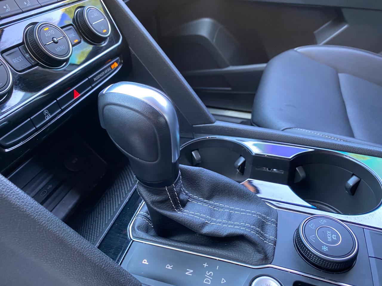Volkswagen Atlas 3.6L V6 SE w/Technology 4MOTION 2022