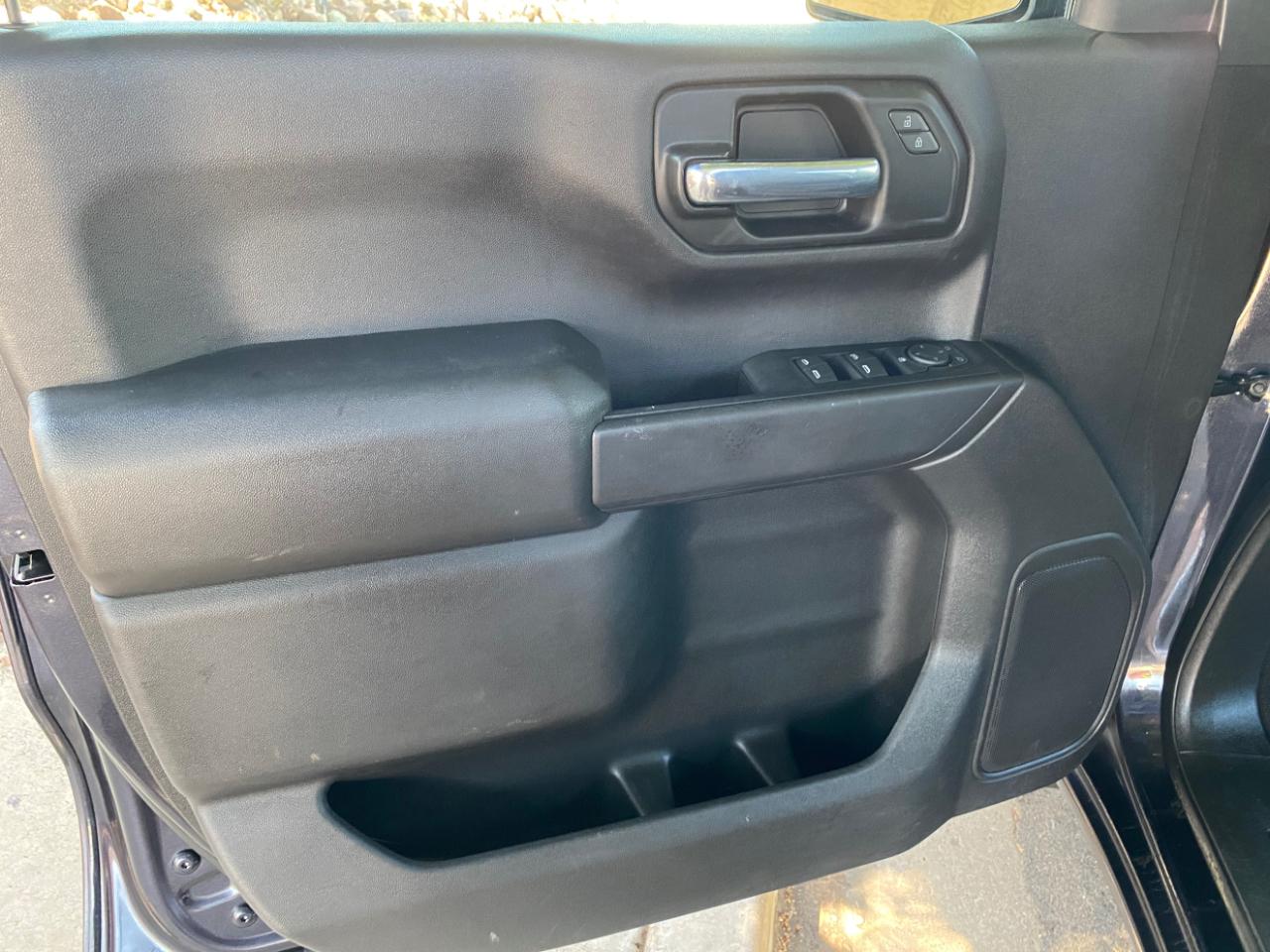 Chevrolet Silverado 1500 2WD Crew Cab 147" Custom 2023