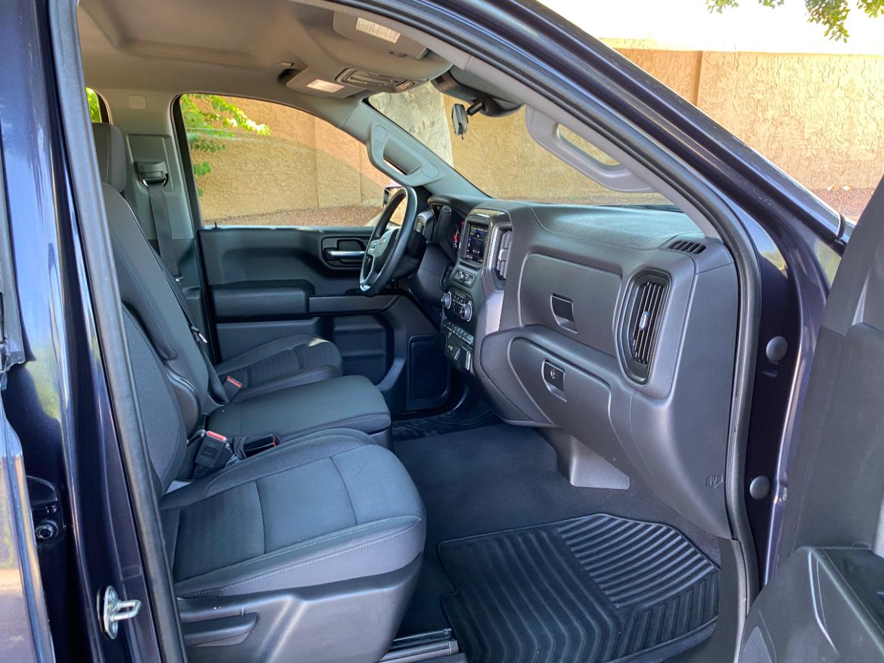 Chevrolet Silverado 1500 2WD Crew Cab 147" Custom 2023
