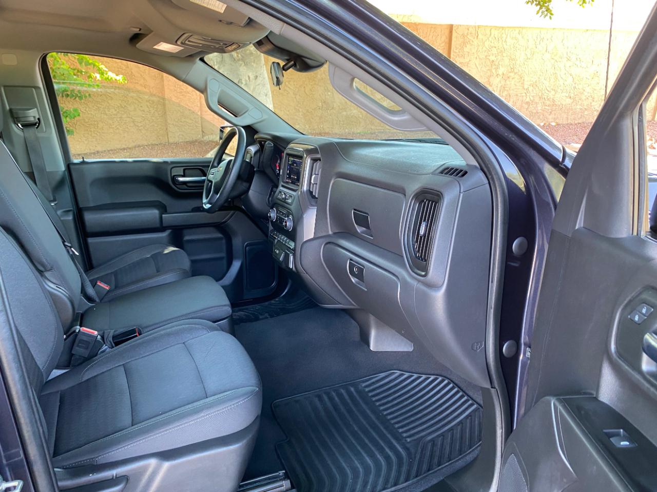 Chevrolet Silverado 1500 2WD Crew Cab 147" Custom 2023