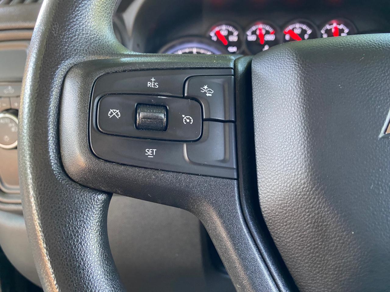 Chevrolet Silverado 1500 2WD Crew Cab 147" Custom 2023