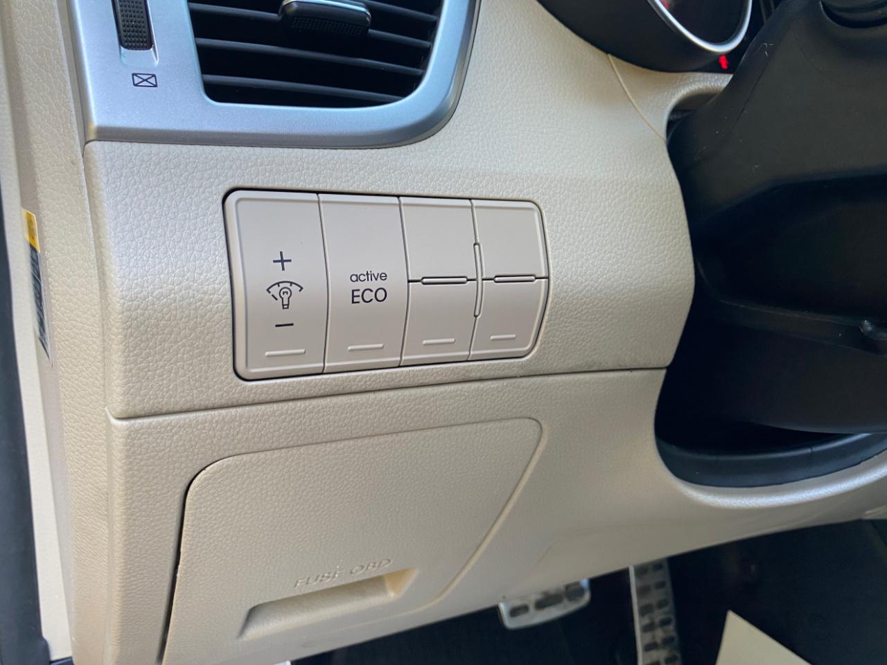 Hyundai Elantra GT 5dr HB Auto 2013