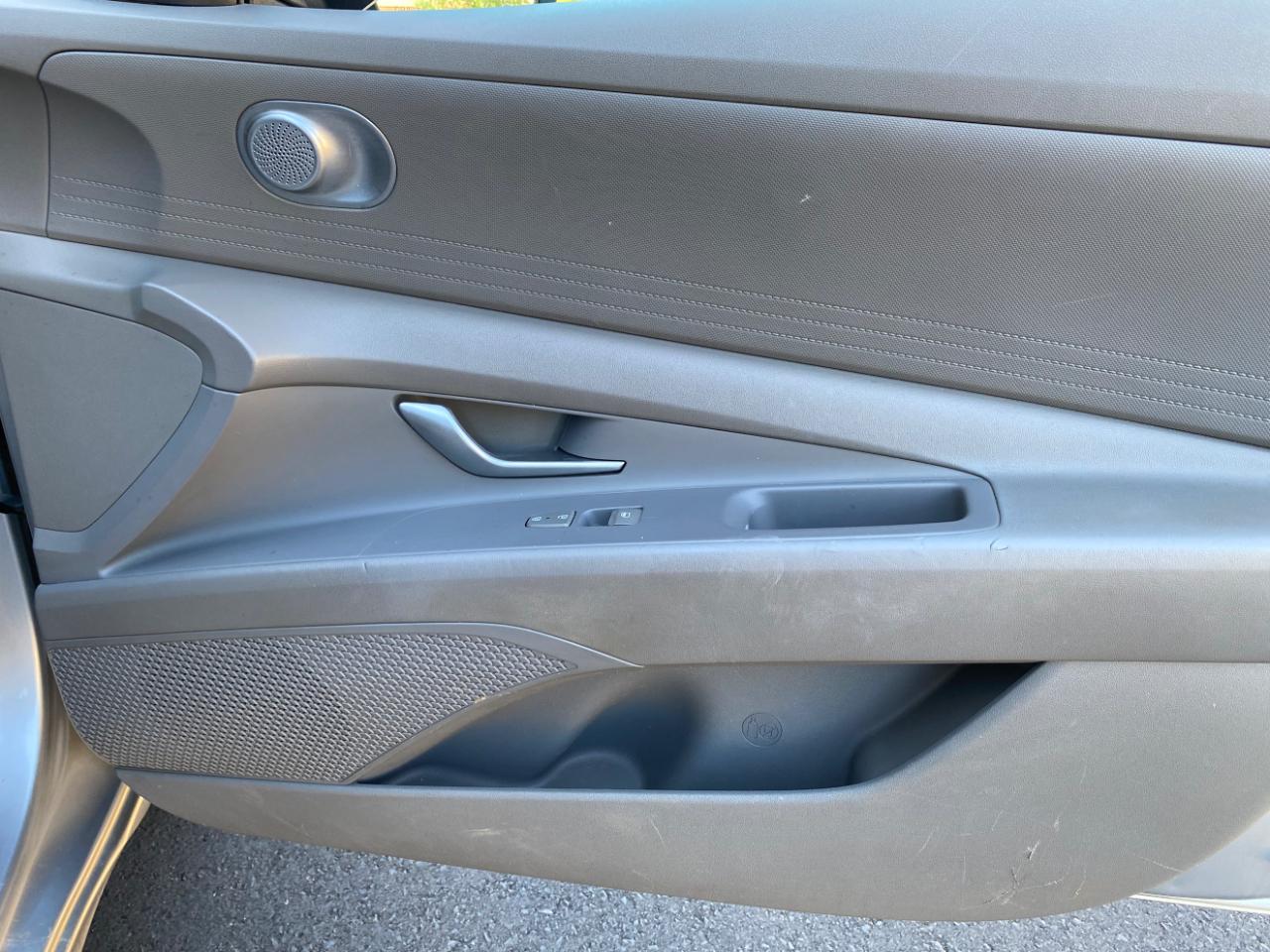 Hyundai Elantra SEL 2021
