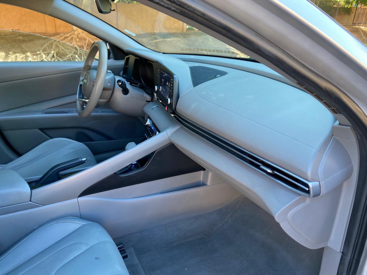 Hyundai Elantra SEL 2021