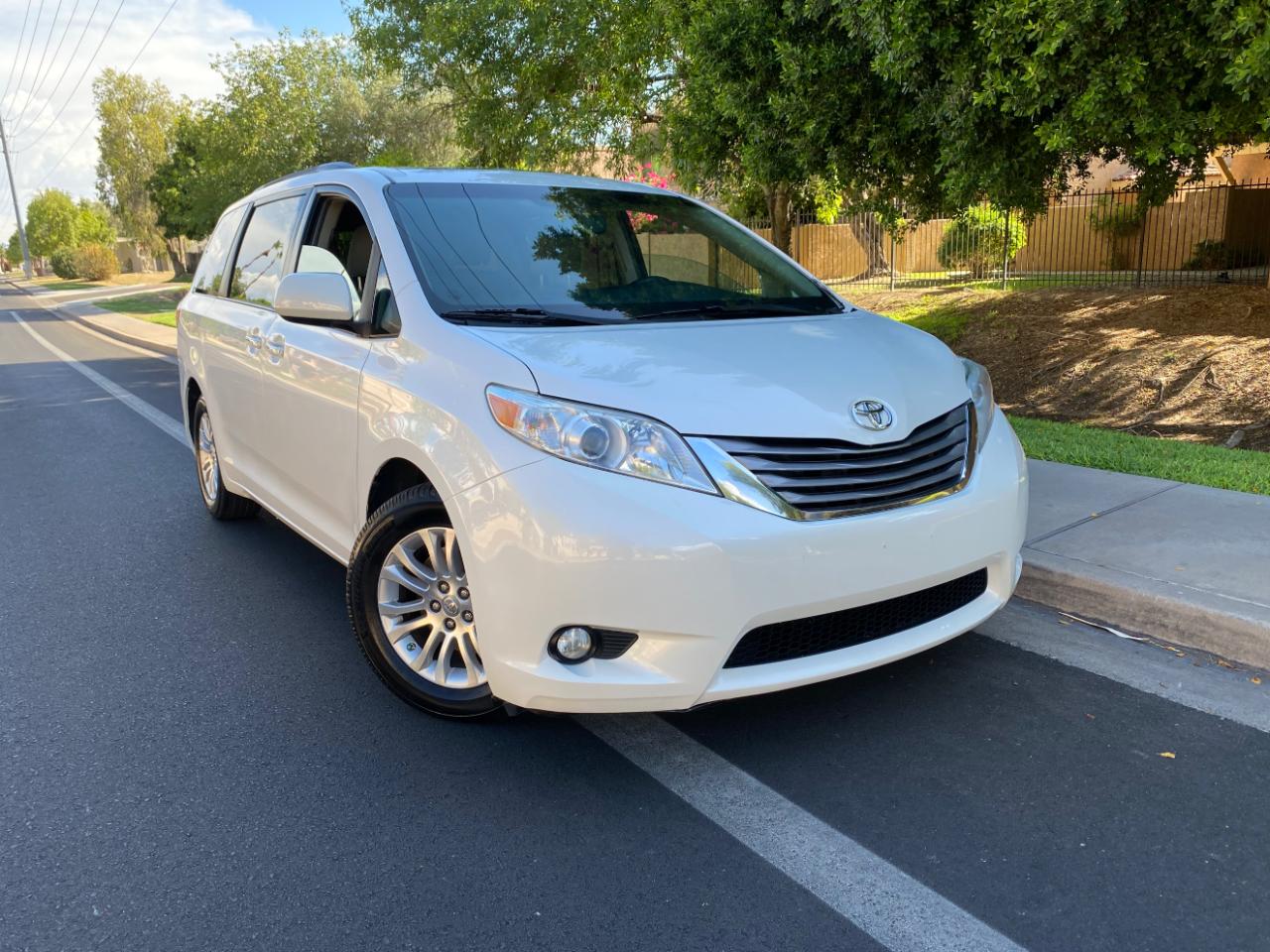 Toyota Sienna 5dr 8-Pass Van XLE Premium FWD (Natl) 2015