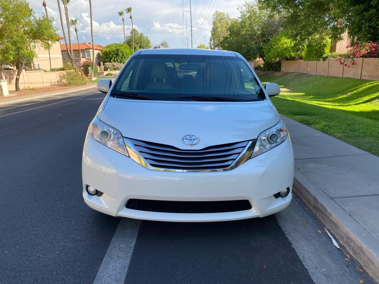 Toyota Sienna 5dr 8-Pass Van XLE Premium FWD (Natl) 2015