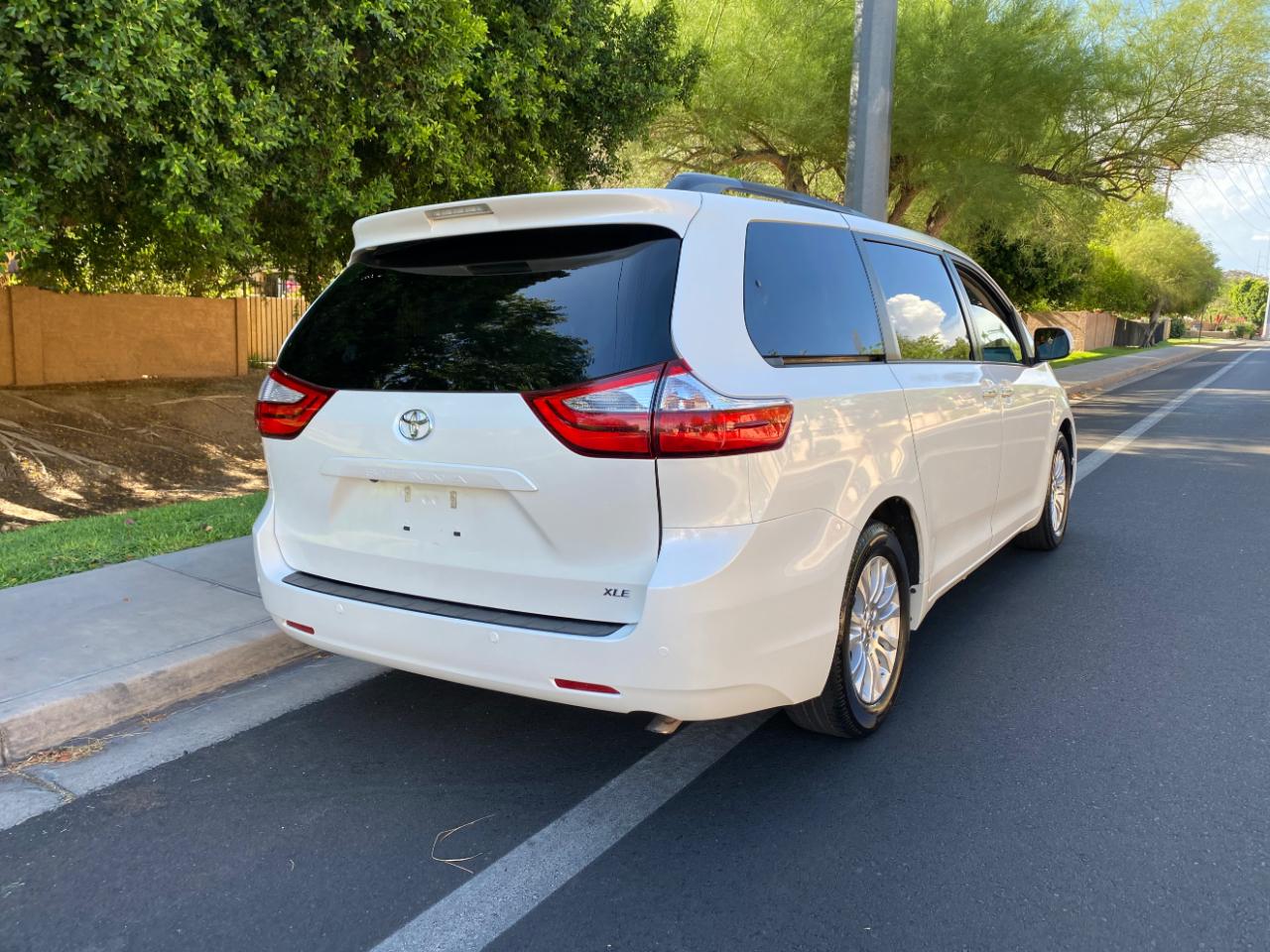 Toyota Sienna 5dr 8-Pass Van XLE Premium FWD (Natl) 2015