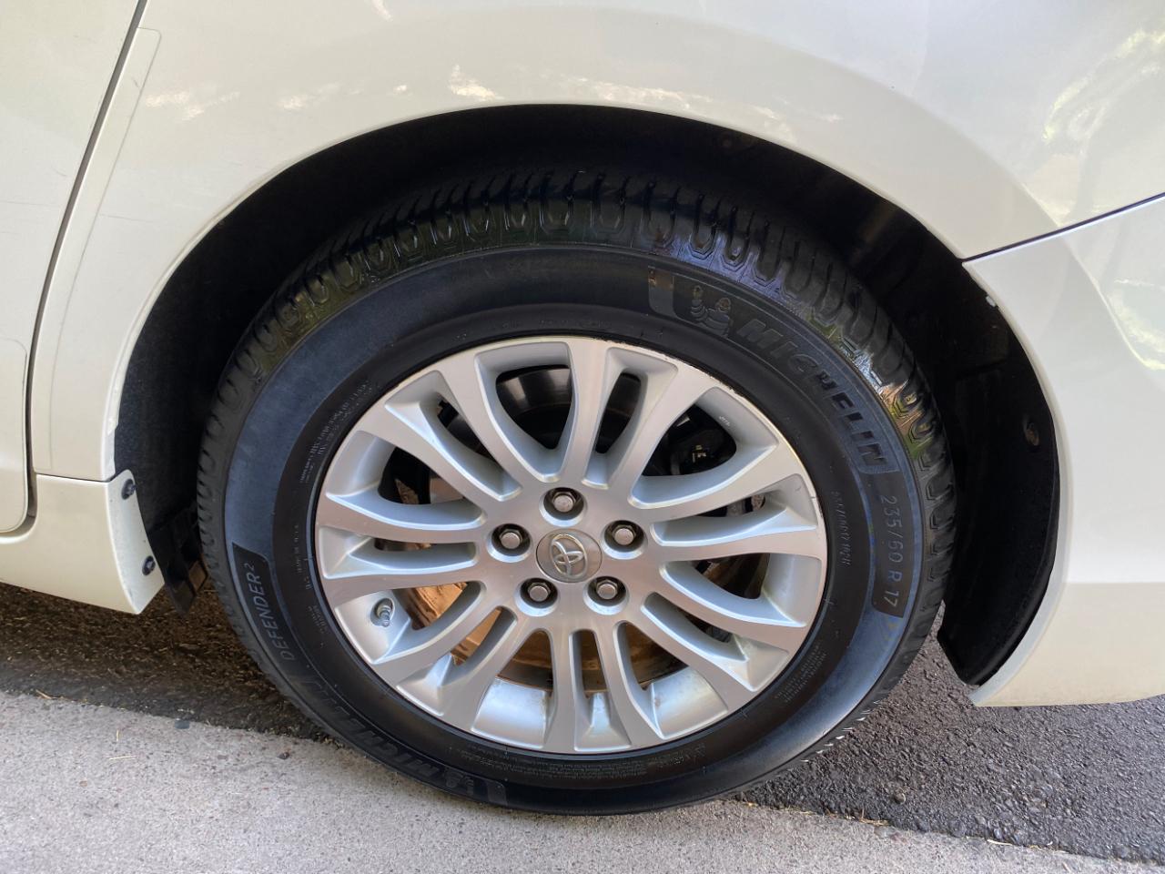 Toyota Sienna 5dr 8-Pass Van XLE Premium FWD (Natl) 2015