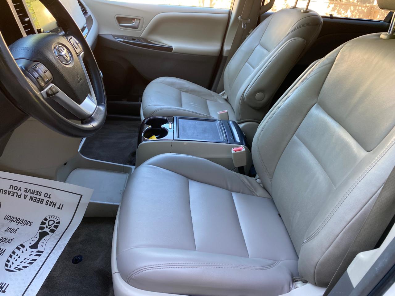 Toyota Sienna 5dr 8-Pass Van XLE Premium FWD (Natl) 2015
