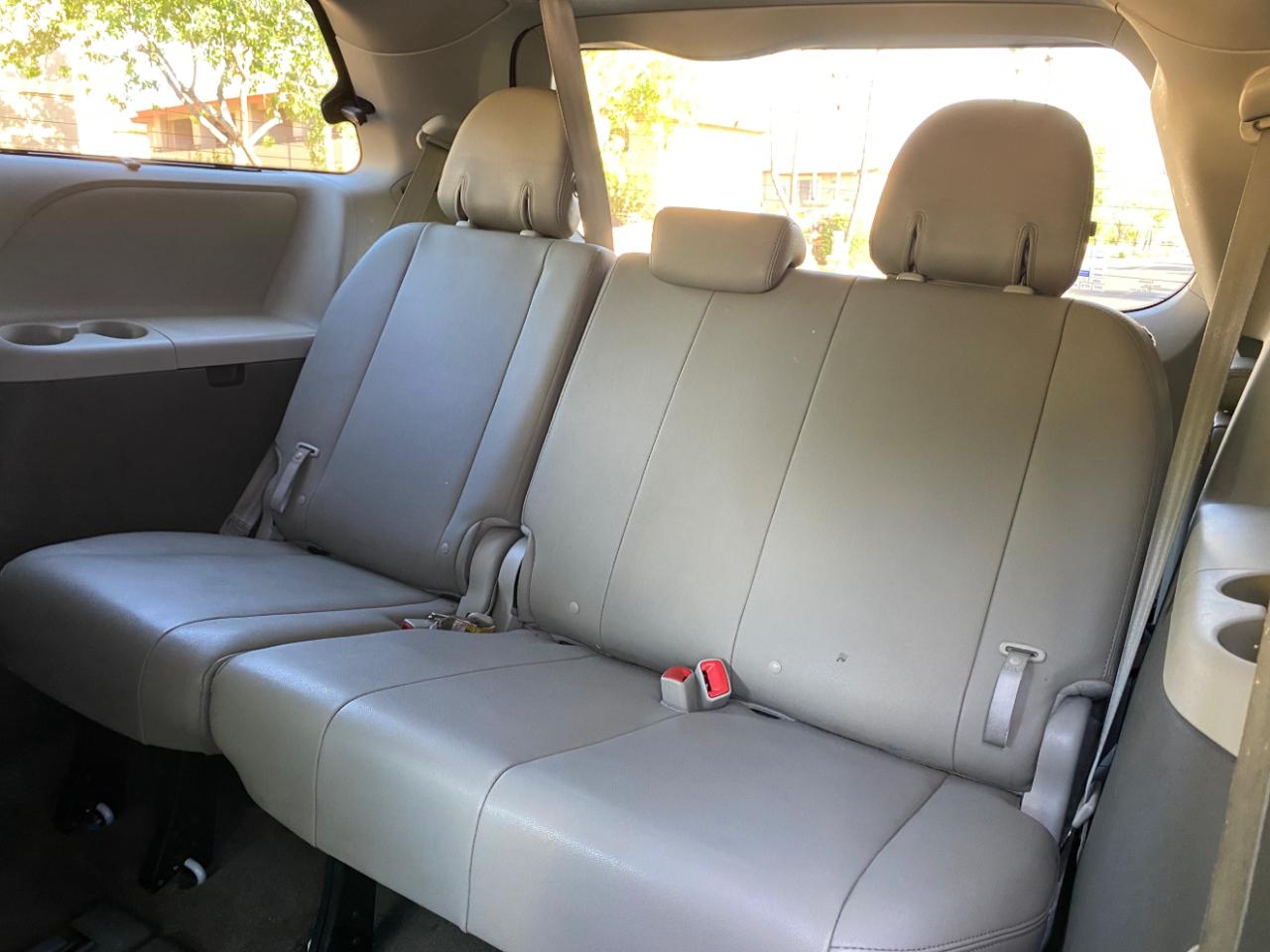 Toyota Sienna 5dr 8-Pass Van XLE Premium FWD (Natl) 2015