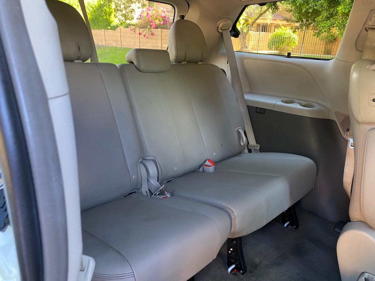 Toyota Sienna 5dr 8-Pass Van XLE Premium FWD (Natl) 2015